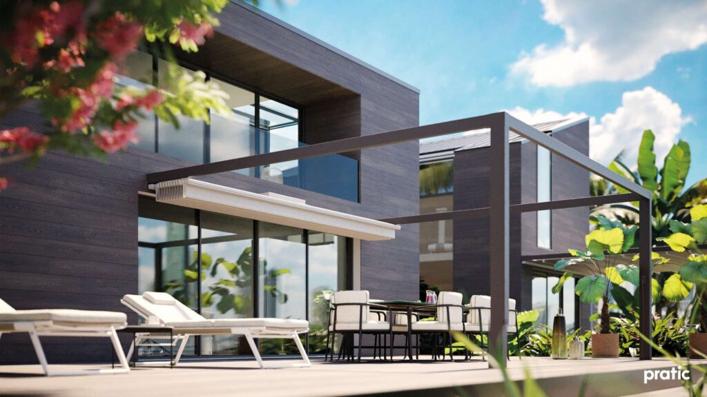 Moderne Terrassenüberdachung mit Markise an Designhaus