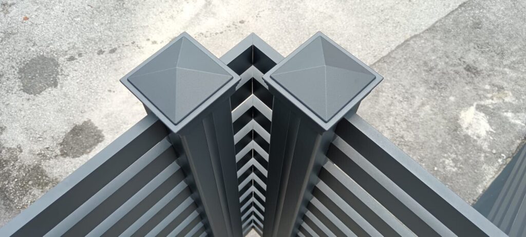 Detailaufnahme von Aluminiumprofilen für Geländer