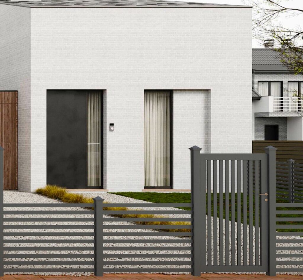 Moderner Gartenzaun aus Aluminium mit passendem Eingangstor vor einem Haus