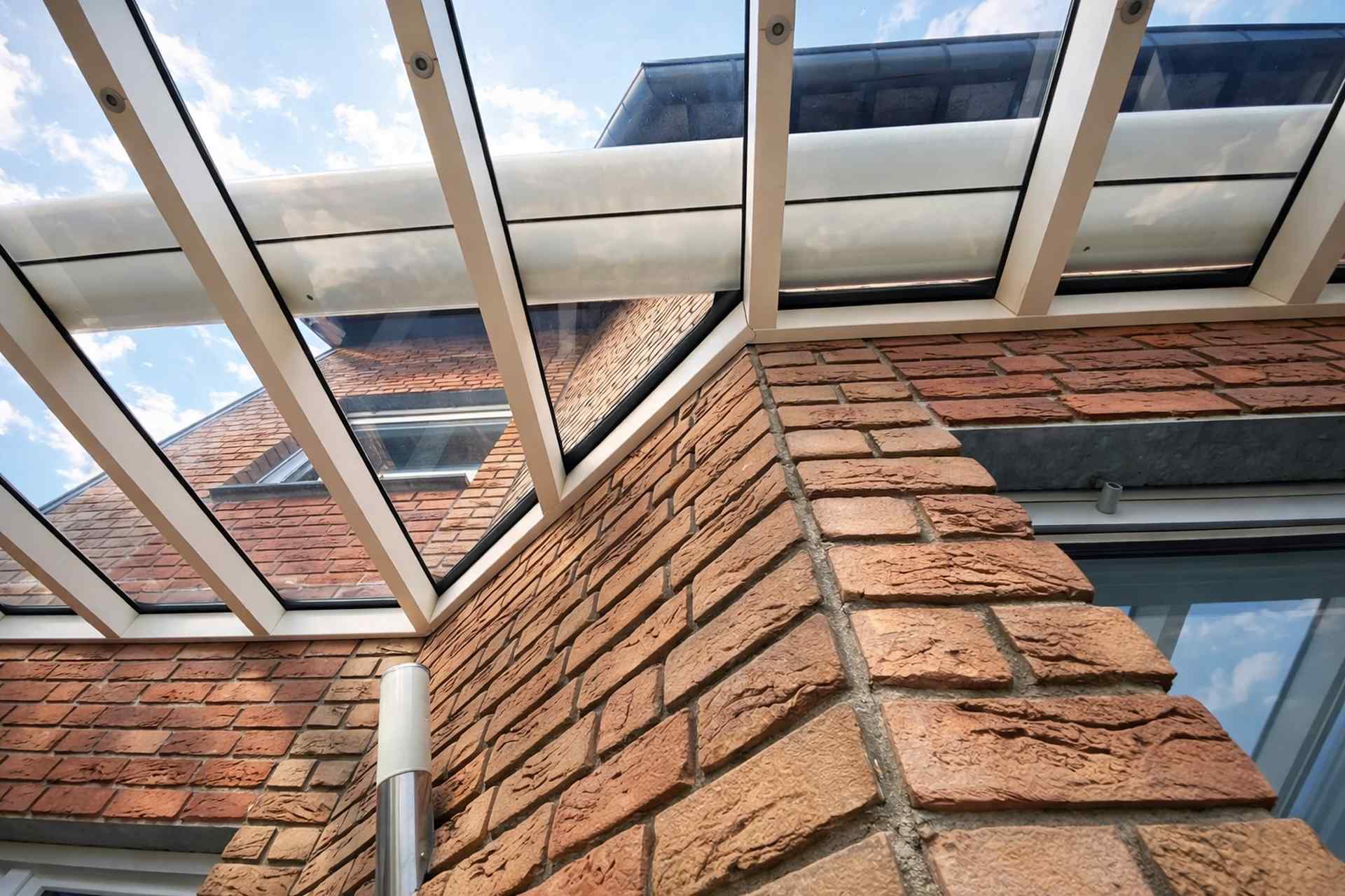 Versatz Anpassung einer Glas Überdachung